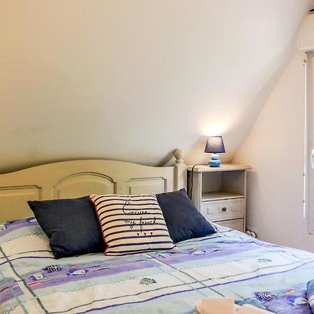 Awesome Apartment In Vasteville With Kitchenette Exterior photo