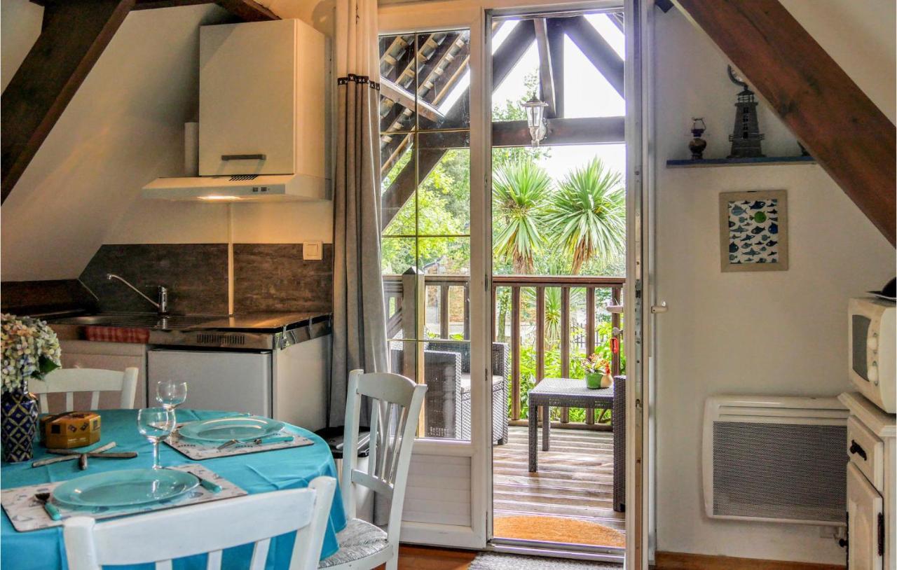 Awesome Apartment In Vasteville With Kitchenette Exterior photo